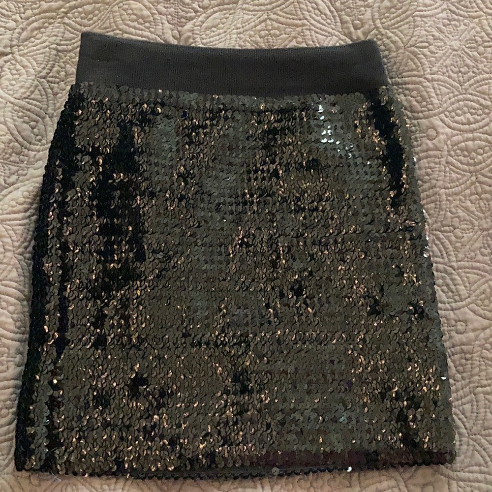 LB black sequin skirt